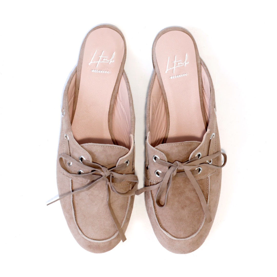 ROIANA <span>SUMMER</span>